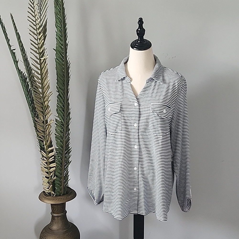 Croft & Barrow Slate Blue and Off White 3/4 Sleeve Button Down Blouse NWT
